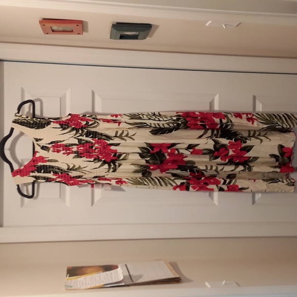 HAWAIIAN DRESS - Picture 2 of 3